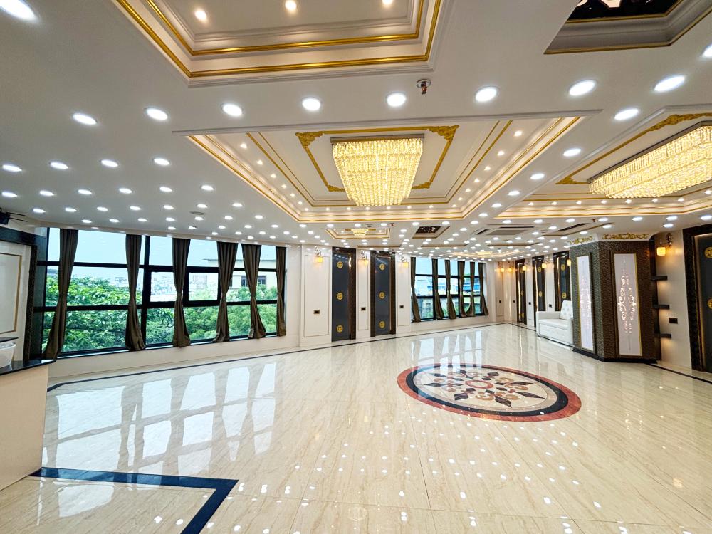 We Give The Best Banquet Facilities.